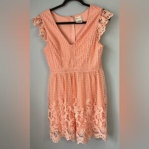 Altar'd State Dress Lace Sleeveless VNeck A-Line Above Knee midi Peach sz medium